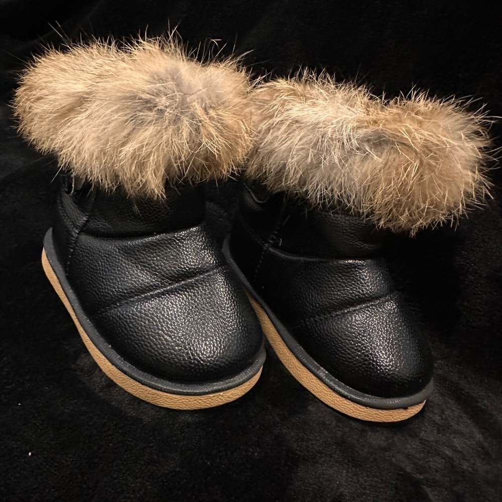 NWOT- Cozy Black Boots with Fur Trim-size 22